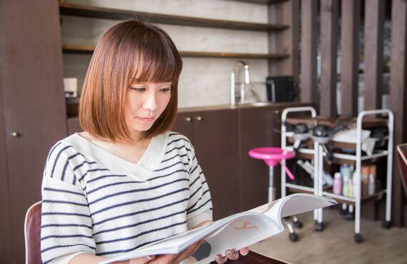 姫路でハイライトカラーの施術が人気のヘアサロンをご利用ください